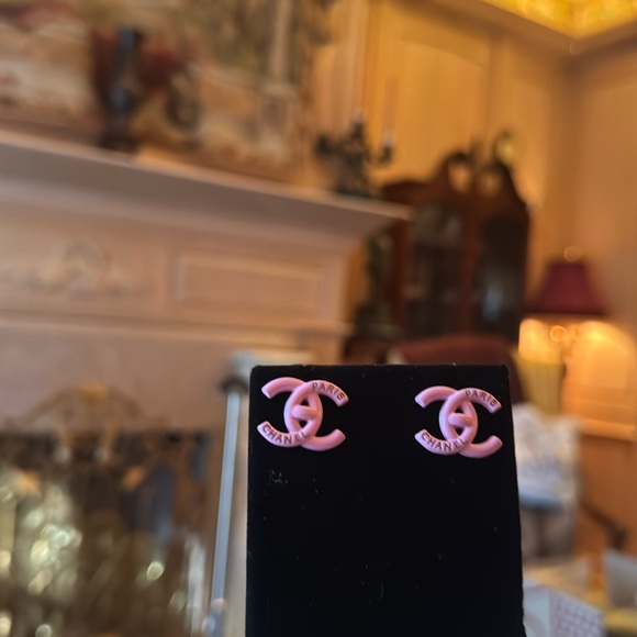 CHANEL Earrings - Picture 3 of 8